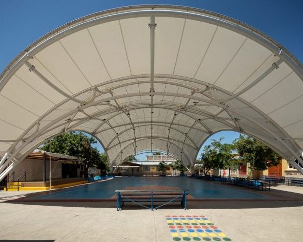 Tenda membran lapang padel